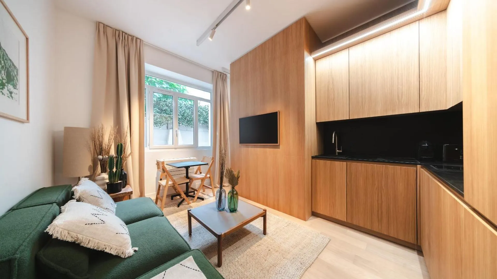 Apartment Center Of Paris With Terrace By Studio Prestige contacts